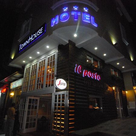 Hotel Town House Tirana Exterior photo