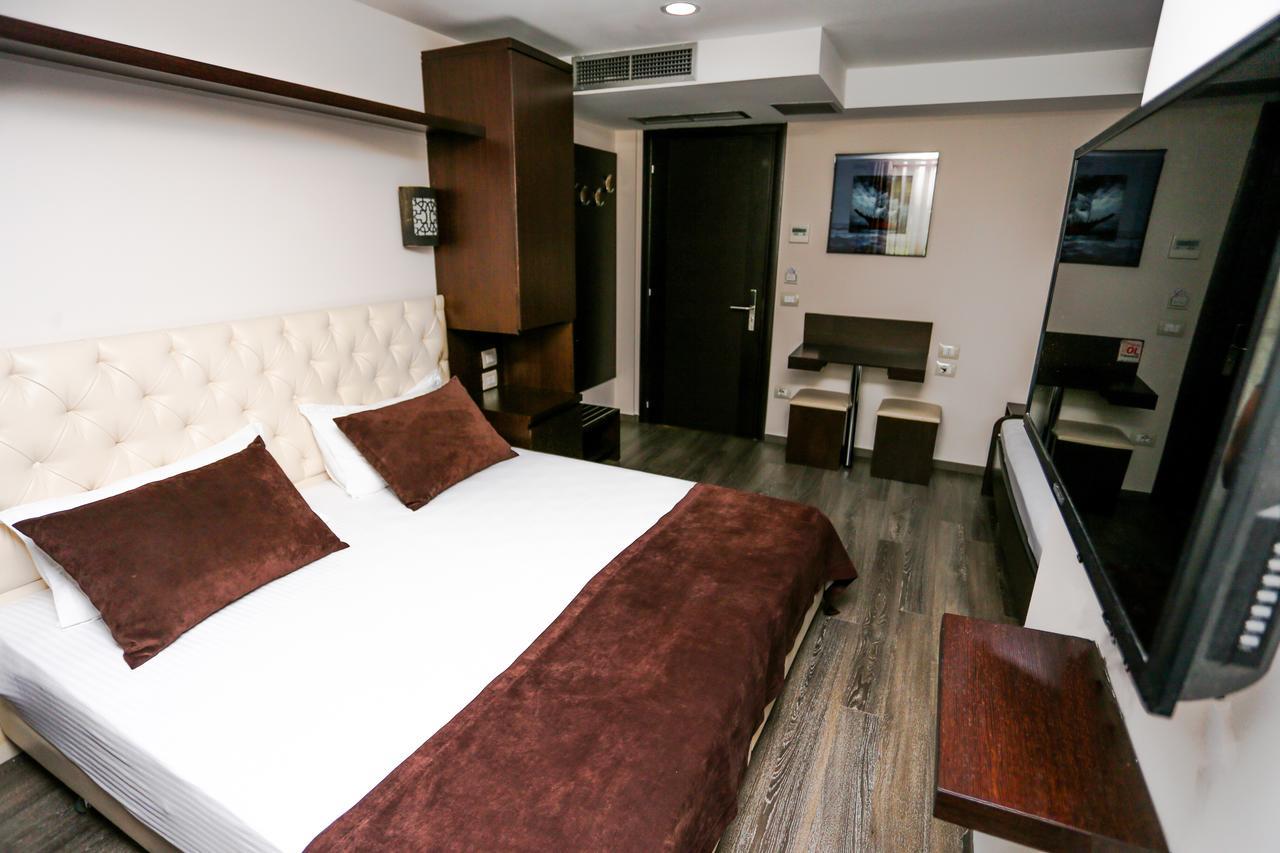 Hotel Town House Tirana Exterior photo